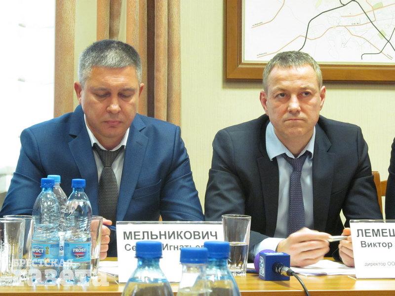 Виктор Лемешевский (справа) на пресс-конференции в 2018 году