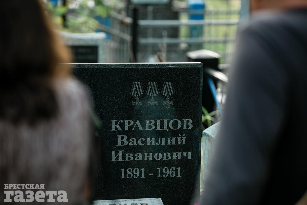 Памятник Василию Кравцову на Тришинском кладбище в Бресте. Фото: "Брестская газета"
