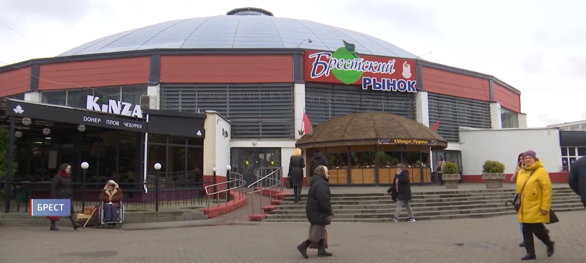 Брестский рынок колхозка. Скриншот из видео