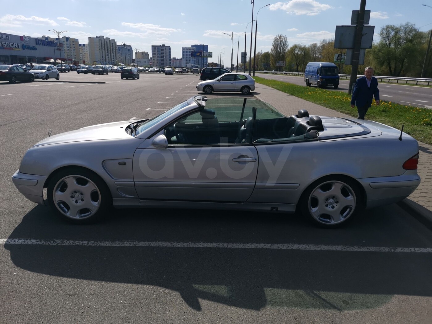 Mercedes-Benz CLK C208 за 6 099$. Фото: av.by.