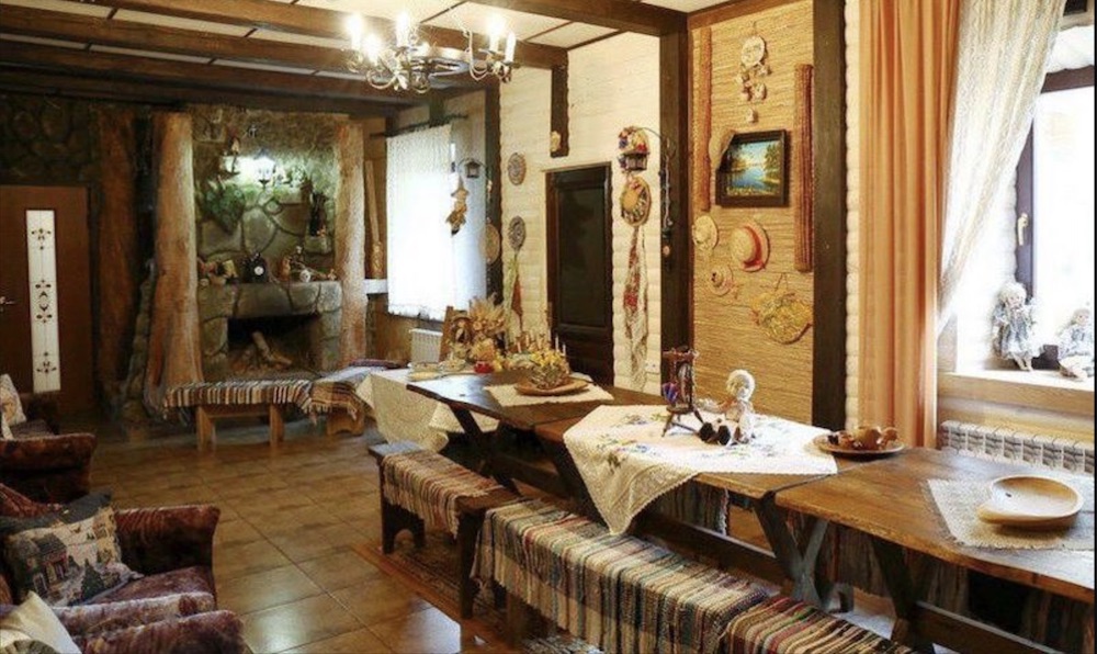 Интерьер агроусадьбы №1 в 15 км от Беловежской пущи. Фото: flatby.by.