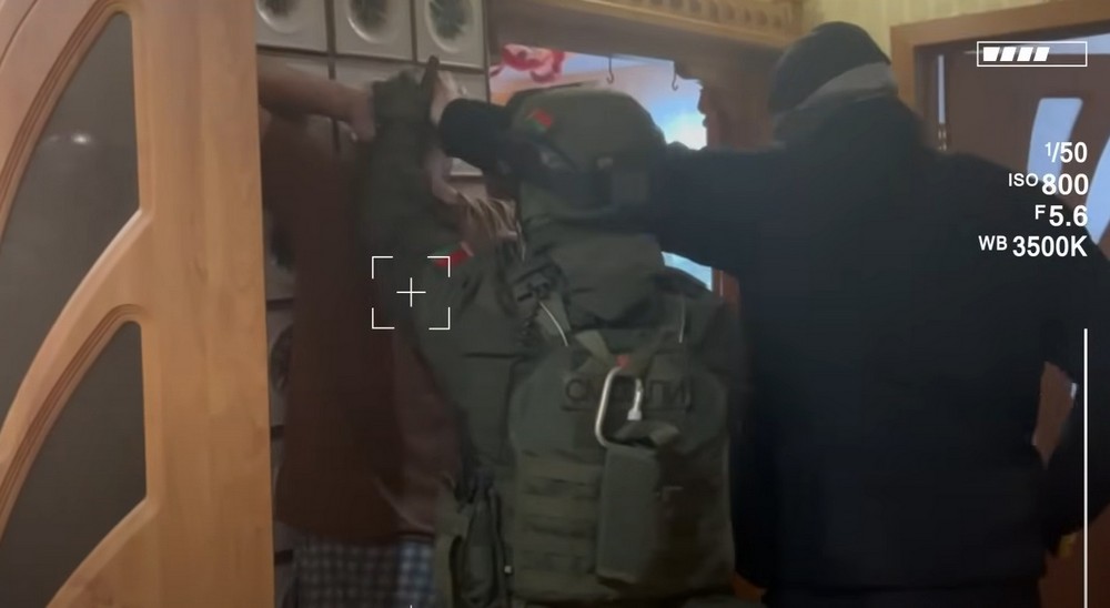 Задержание Александра Дорогокупца. Скриншот видео ОНТ