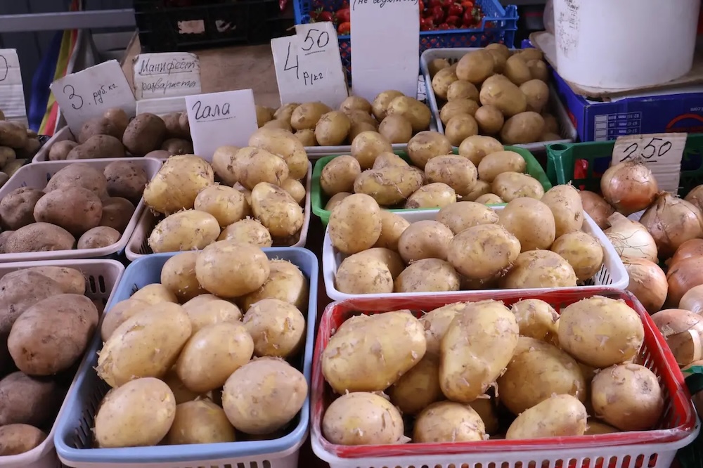 Картофель на Брестском центральном рынке. Фото: «Вечерний Брест».