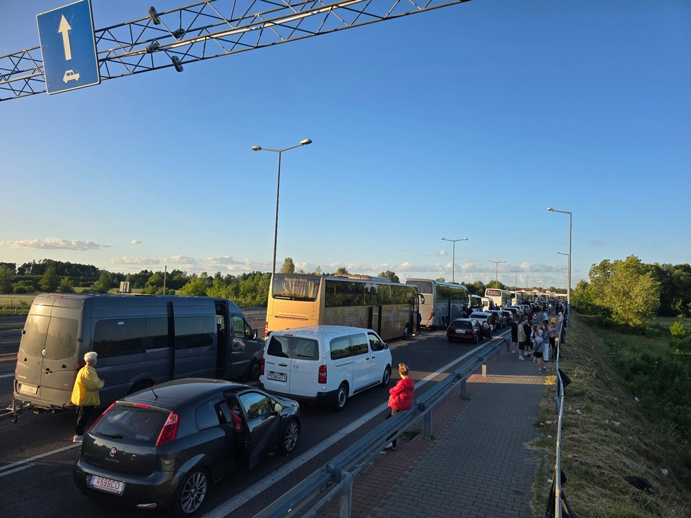 Очередь на границе Польши с Беларусью 30 июня 2025 года. Фото из приграничных чатов