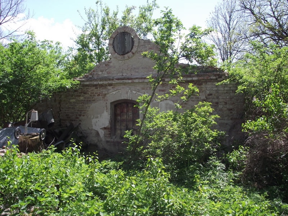 Остатки сыроварни в Гремячской усадьбе.