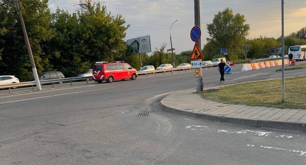 Автомобиль Транспортной инспекции недалеко от пункта пропуска «Брест». Фото из приграничного чата