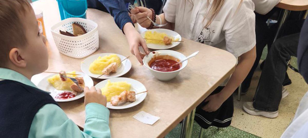 Школьная столовая